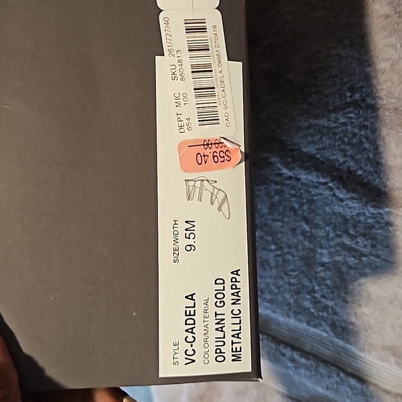 Vince Camuto 9.5 Gold Sandals - Picture 5 of 5